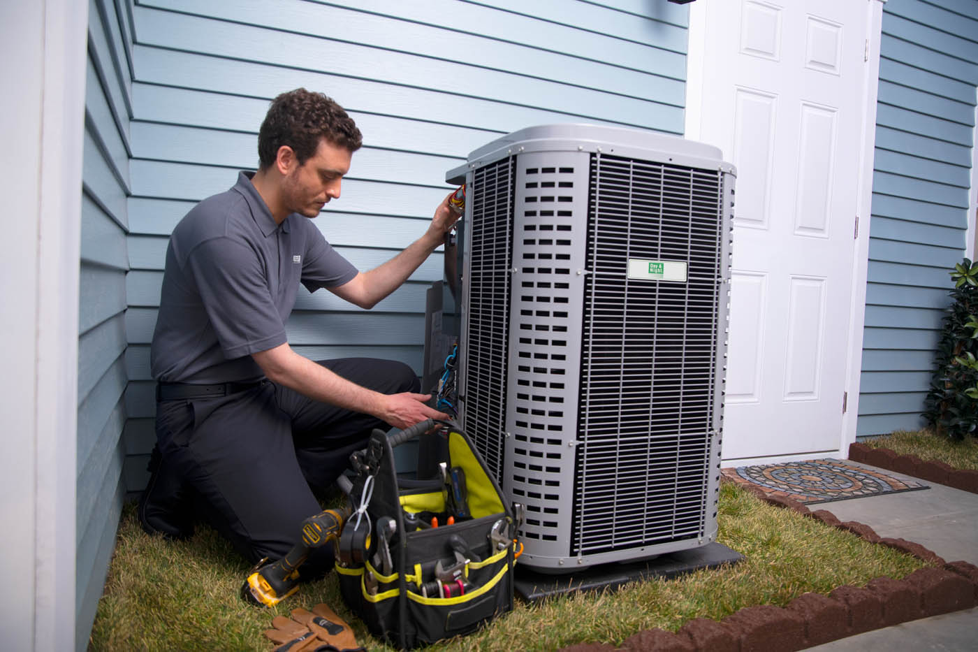 Day and Night air conditioner repair service Eagle Mountain, UT - Ultimate Air.